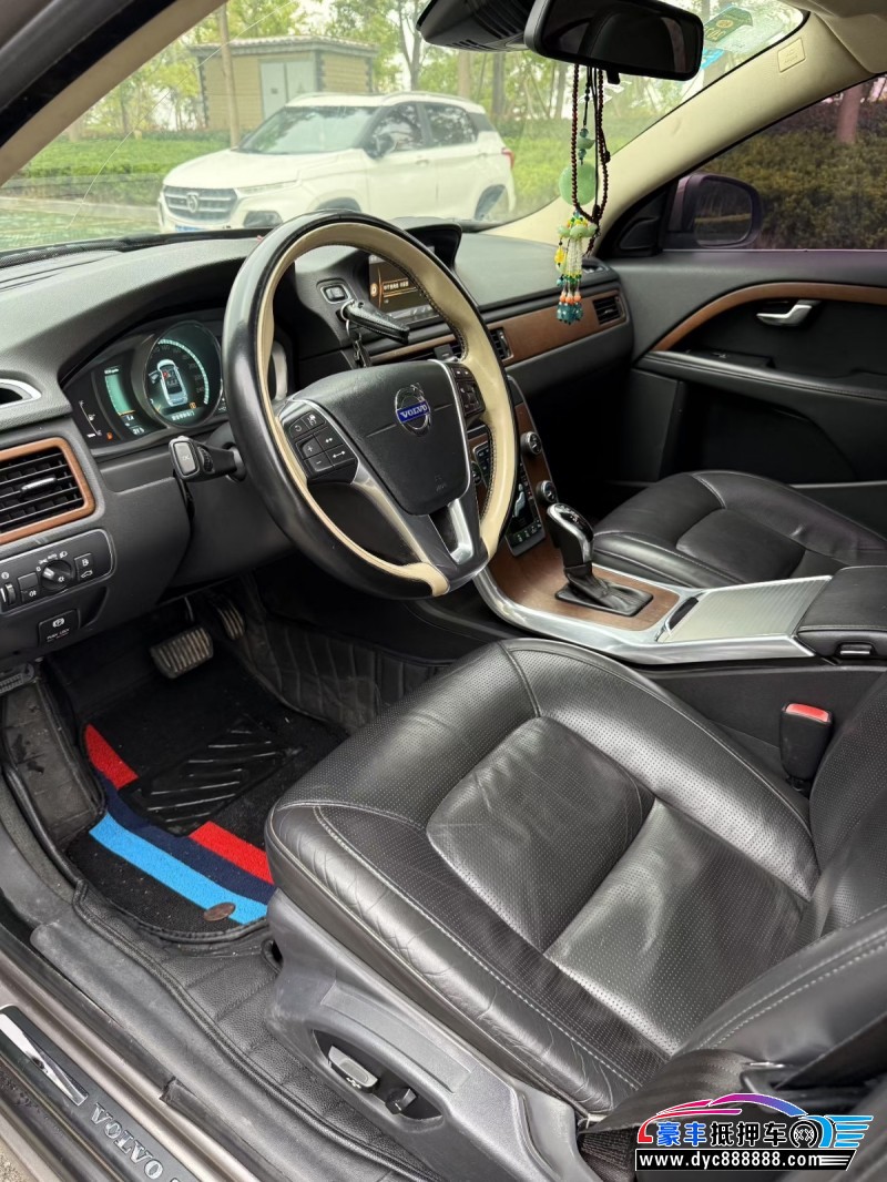 15年沃尔沃S80轿车抵押车出售