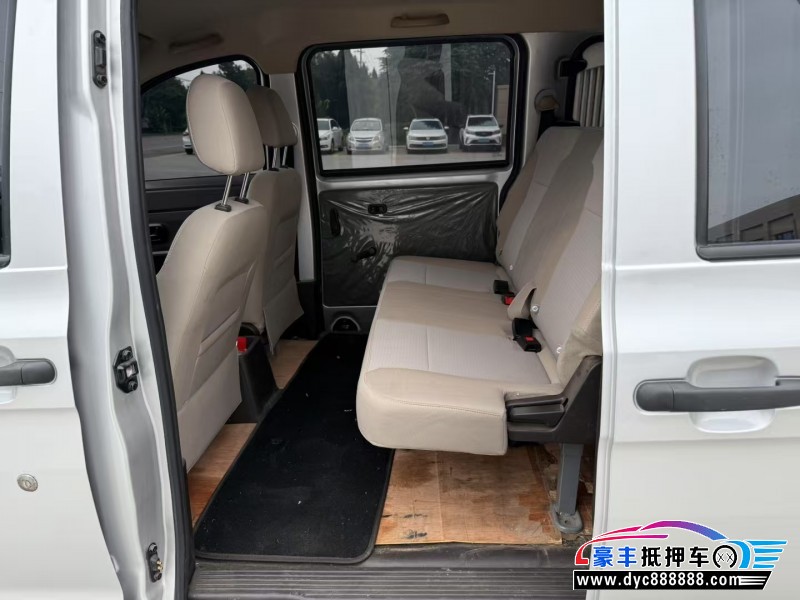 23年五菱汽车五菱宏光轿车抵押车出售