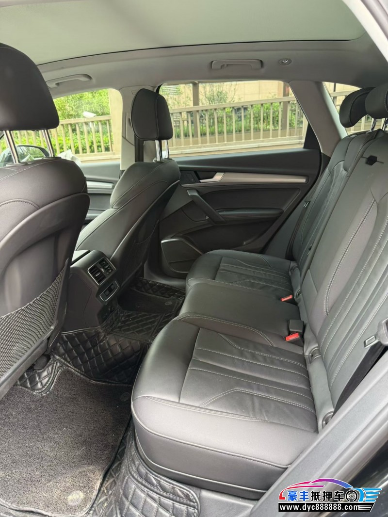 22年奥迪Q5轿车抵押车出售