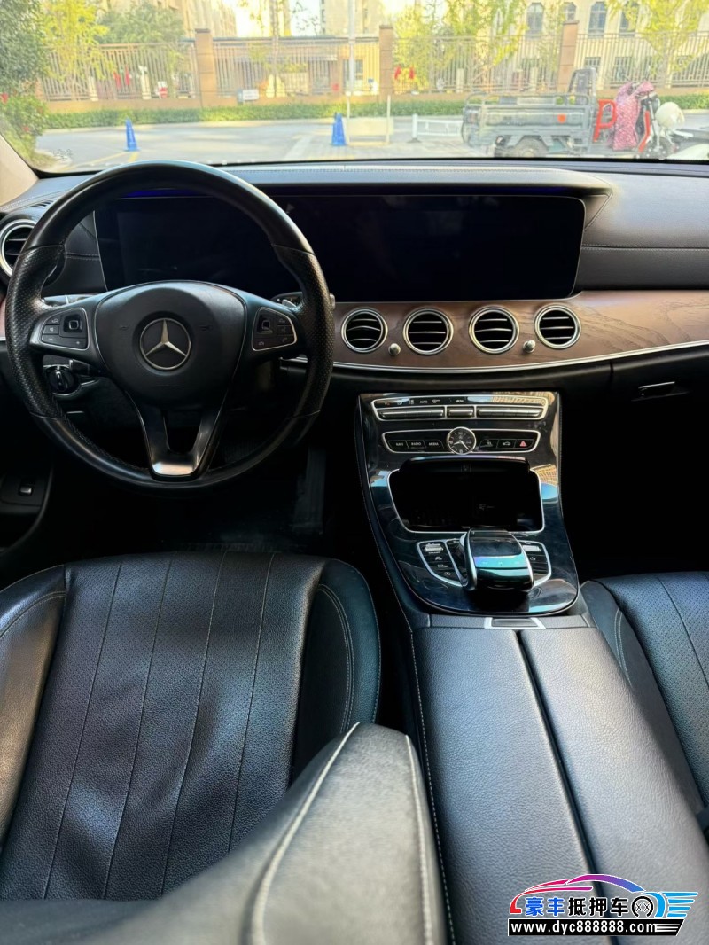 17年奔驰E轿车抵押车出售