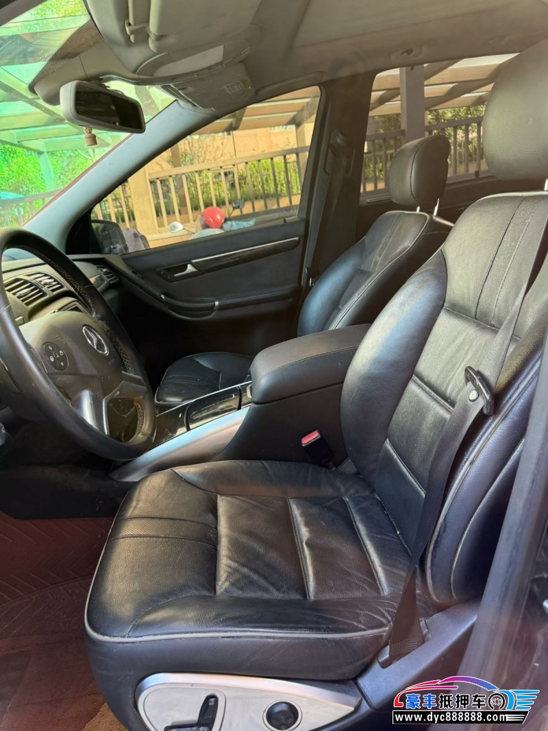 17年奔驰R轿车抵押车出售