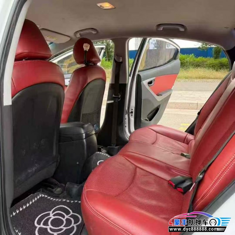 18年现代朗动轿车抵押车出售