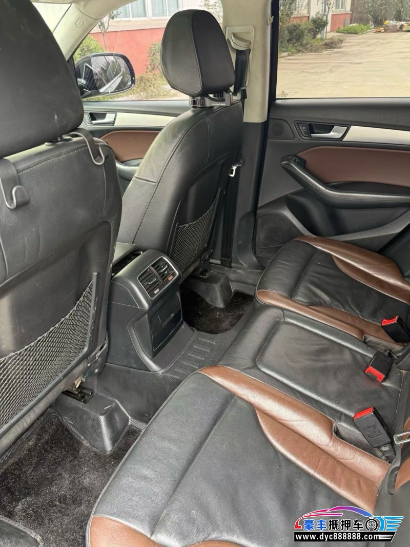 19年奥迪Q5轿车抵押车出售