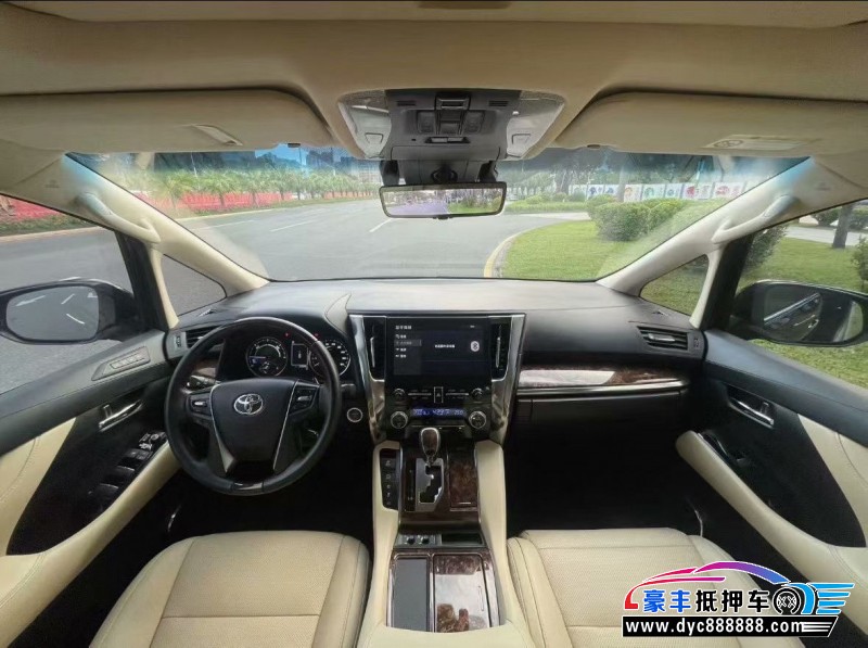 22年丰田埃尔法轿车抵押车出售