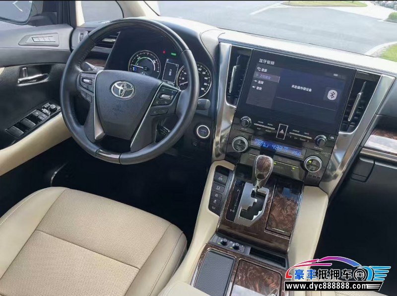 22年丰田埃尔法轿车抵押车出售