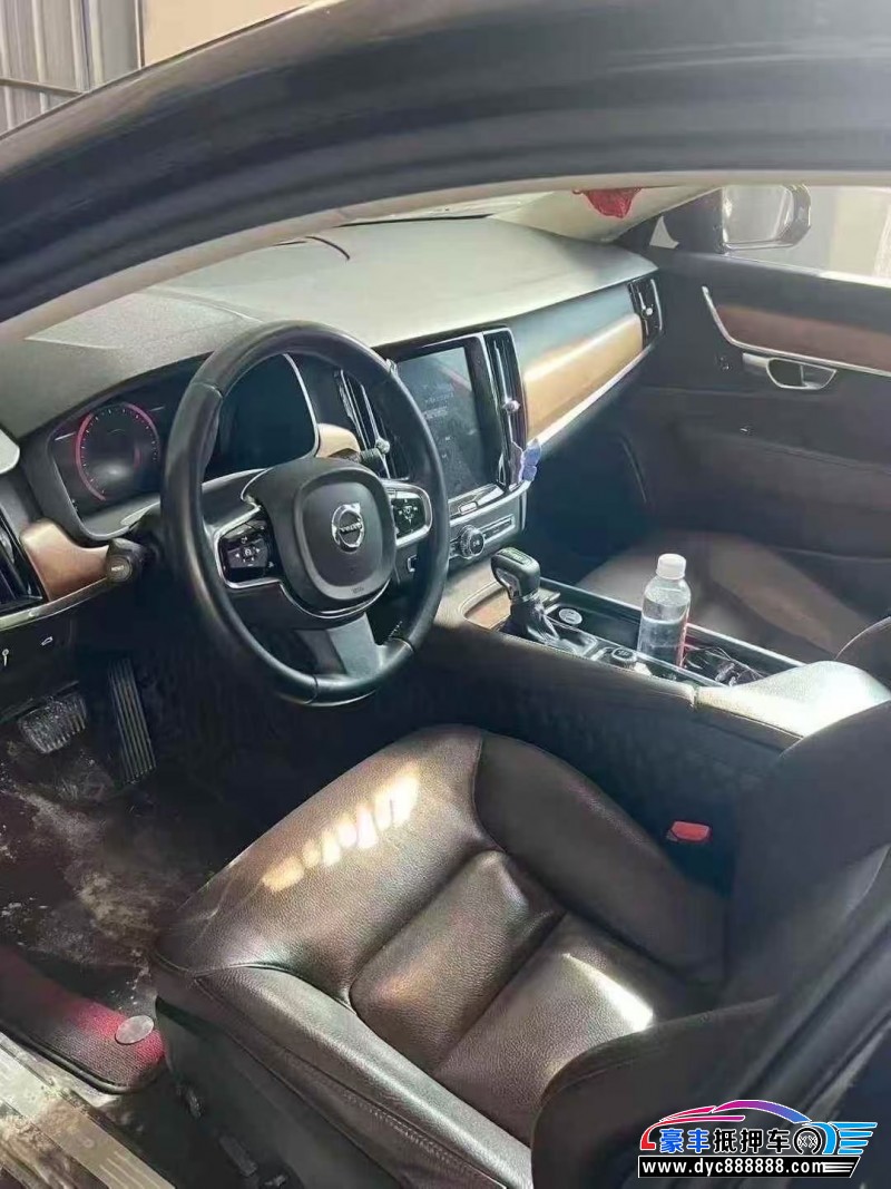 19年沃尔沃S90轿车抵押车出售