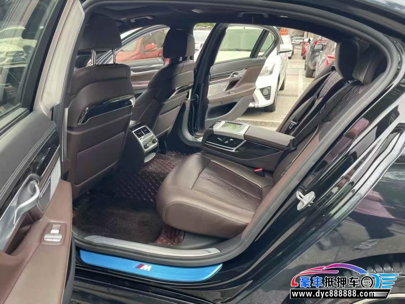 21年宝马7系轿车抵押车出售