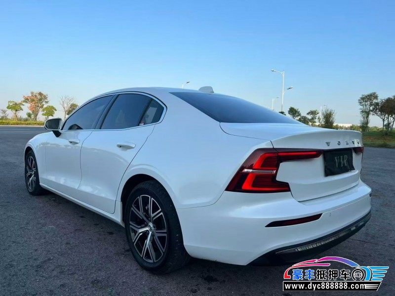 23年沃尔沃S60轿车抵押车出售