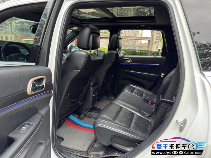 15年Jeep大切诺基SUV抵押车出售