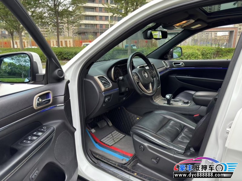 15年Jeep大切诺基SUV抵押车出售