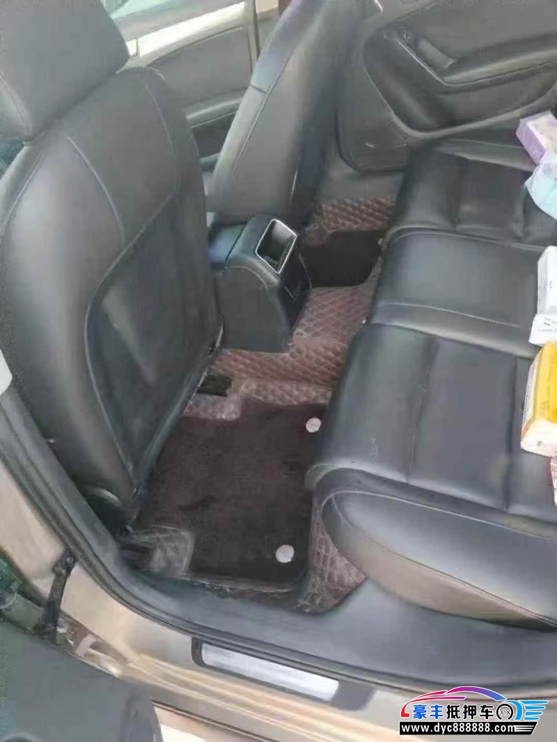 14年奥迪A4L轿车抵押车出售