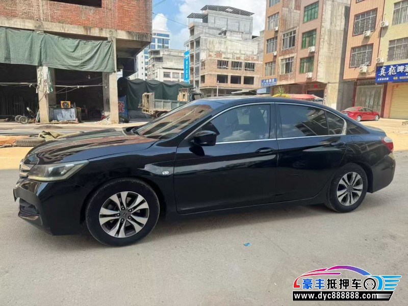 15年本田雅阁轿车抵押车出售