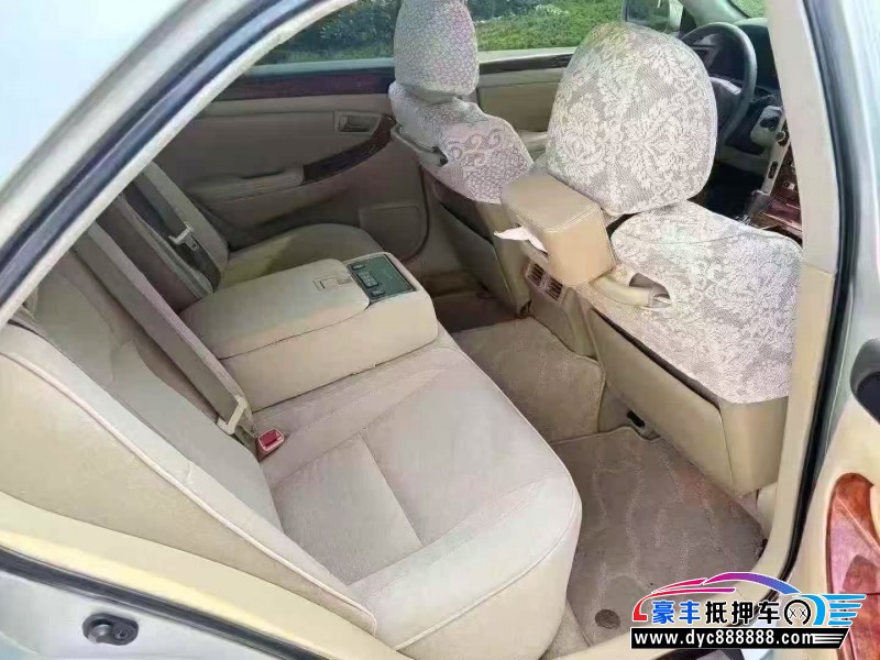 06年丰田皇冠轿车抵押车出售