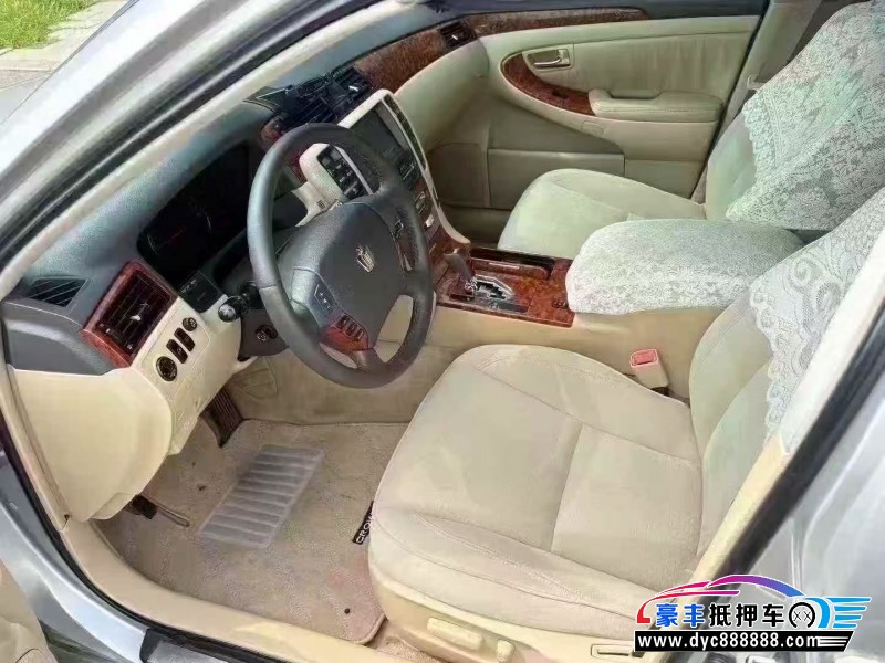 06年丰田皇冠轿车抵押车出售