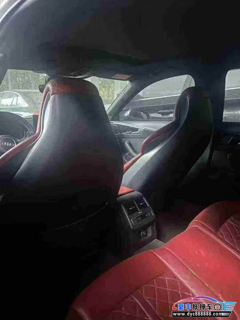 22年奥迪S4轿车抵押车出售