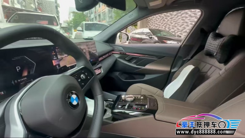 25年宝马5系轿车抵押车出售