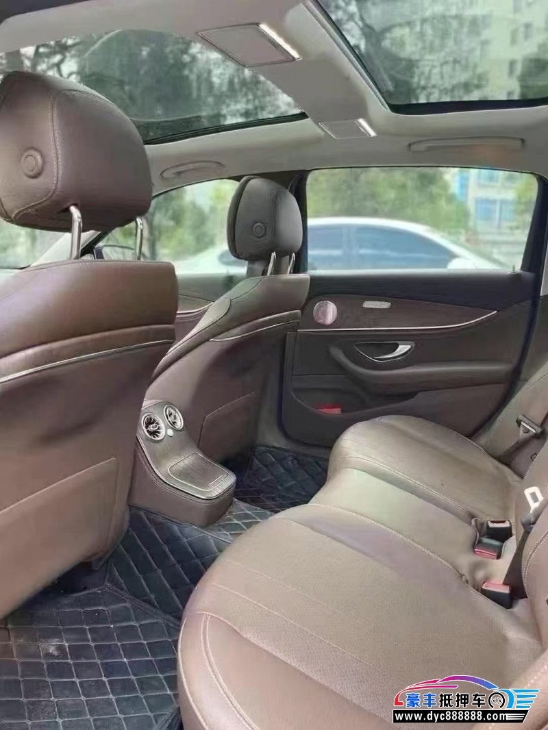 22年奔驰E轿车抵押车出售