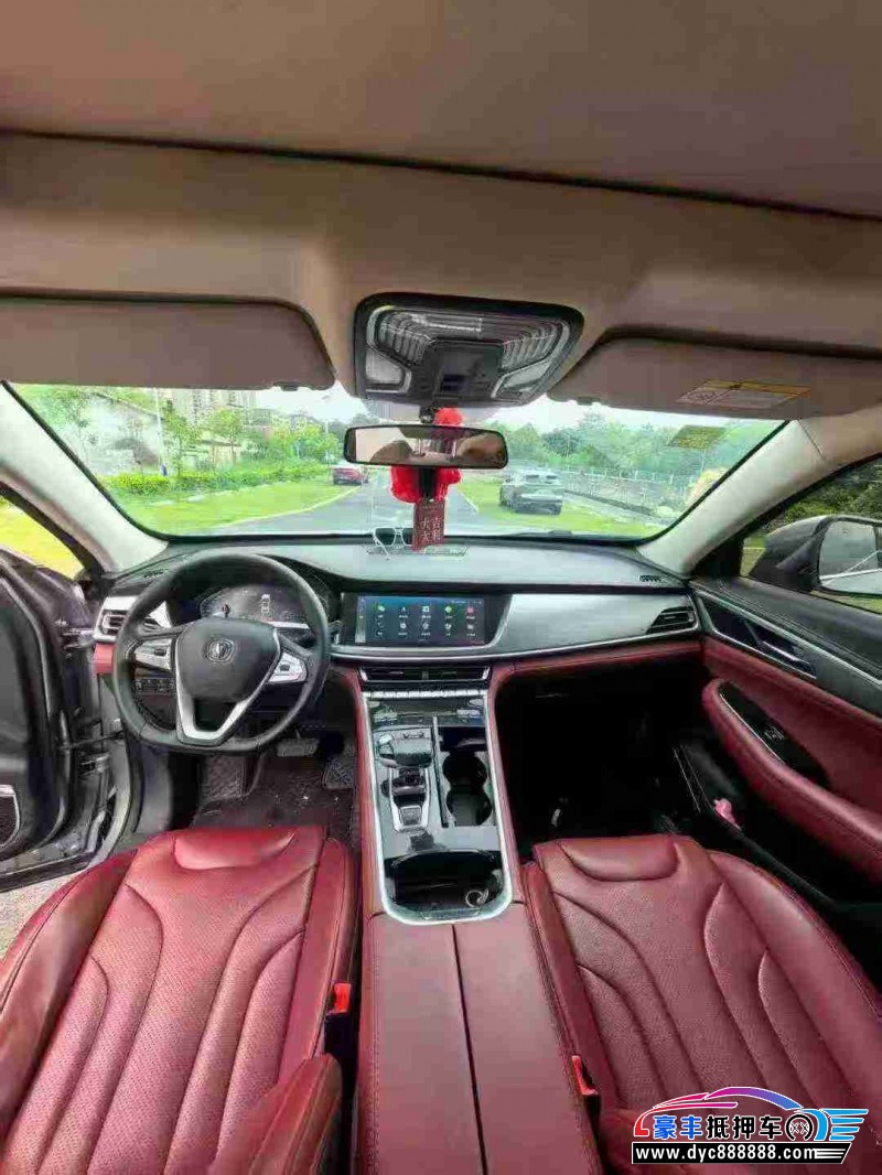 21年长安长安cs85轿车抵押车出售