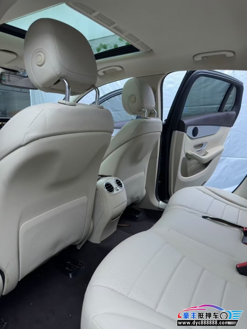 18年奔驰GLC轿车抵押车出售