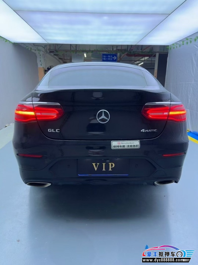 18年奔驰GLC轿车抵押车出售
