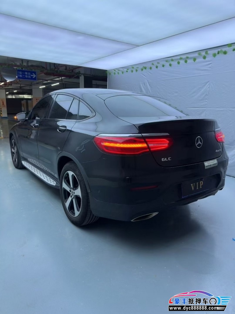 18年奔驰GLC轿车抵押车出售