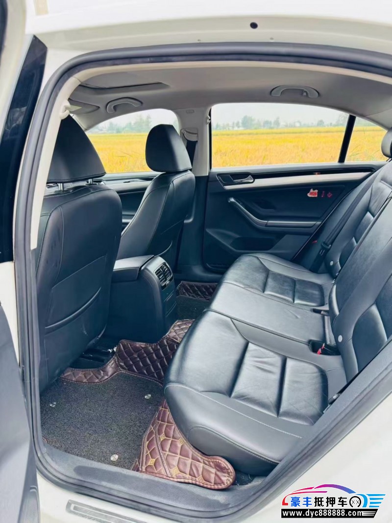 16年大众速腾轿车抵押车出售