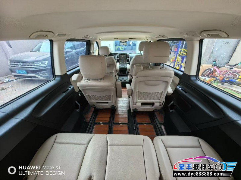 21年奔驰威霆轿车抵押车出售