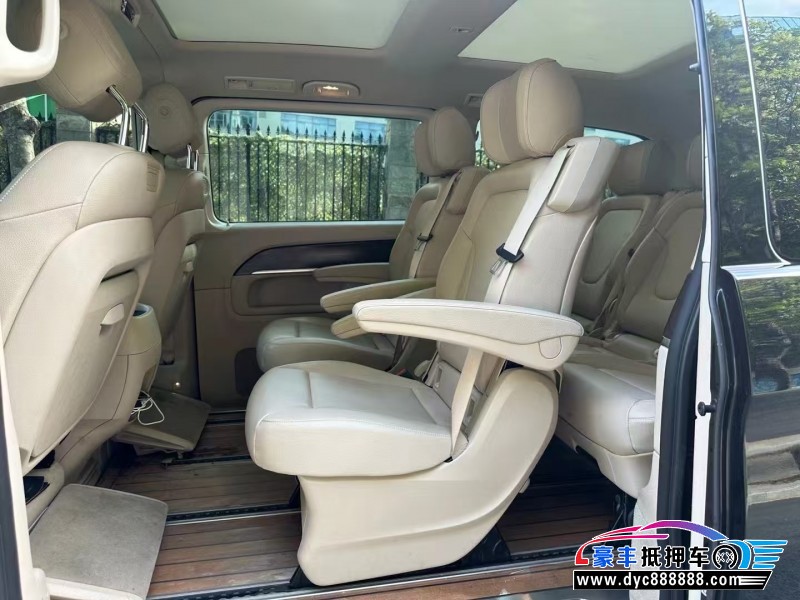 22年奔驰V轿车抵押车出售