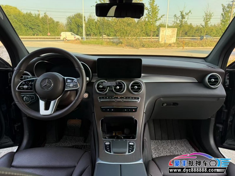 21年奔驰GLC轿车抵押车出售