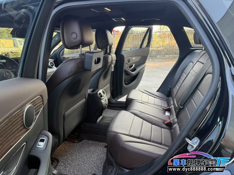 21年奔驰GLC轿车抵押车出售