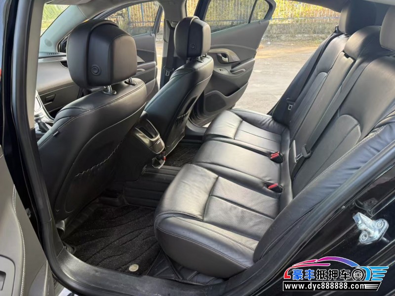 14年别克君越轿车抵押车出售