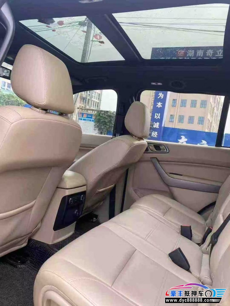 19年福特撼路者轿车抵押车出售