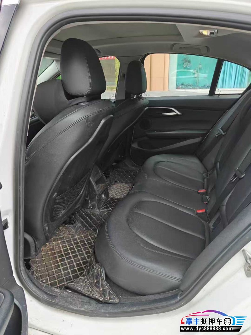 18年宝马1系轿车抵押车出售