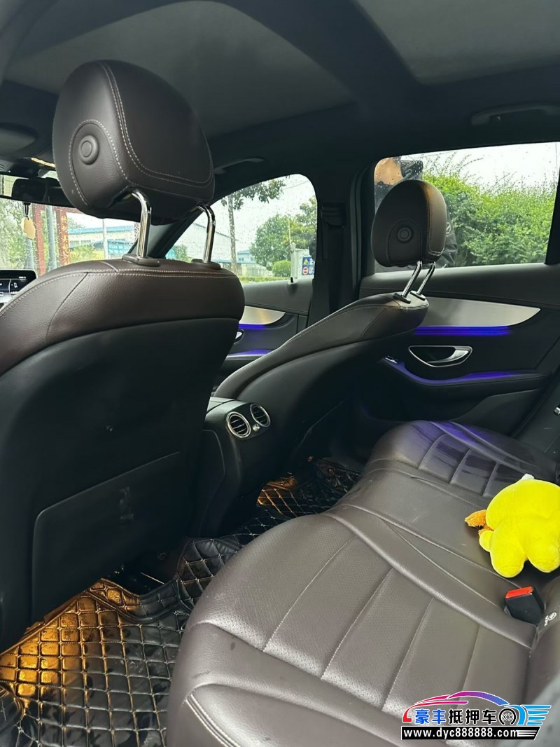 17年奔驰GLC轿车抵押车出售