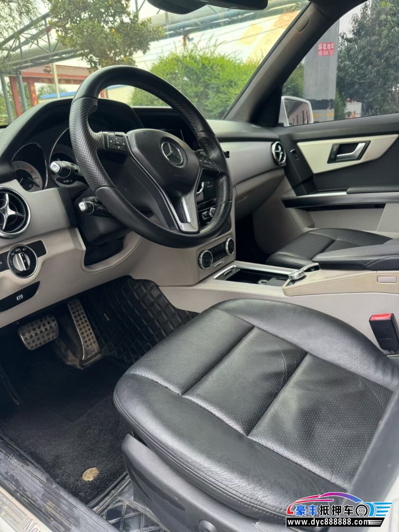 14年奔驰GLK轿车抵押车出售