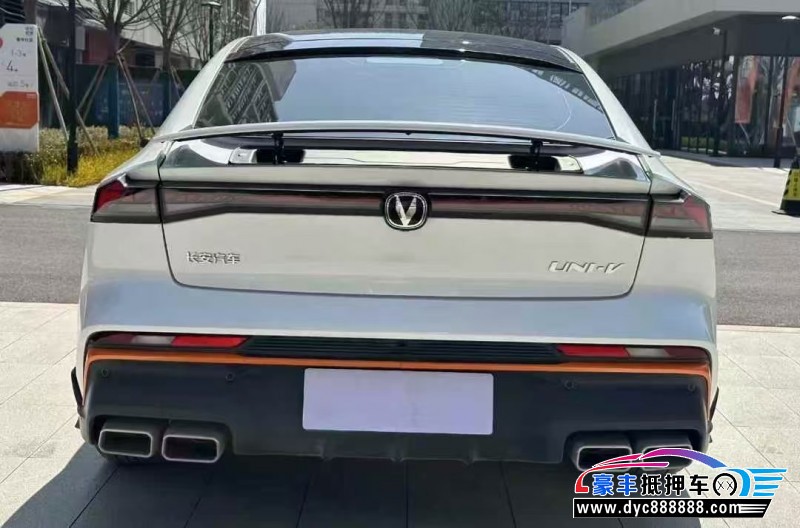 24年长安长安UNI轿车抵押车出售