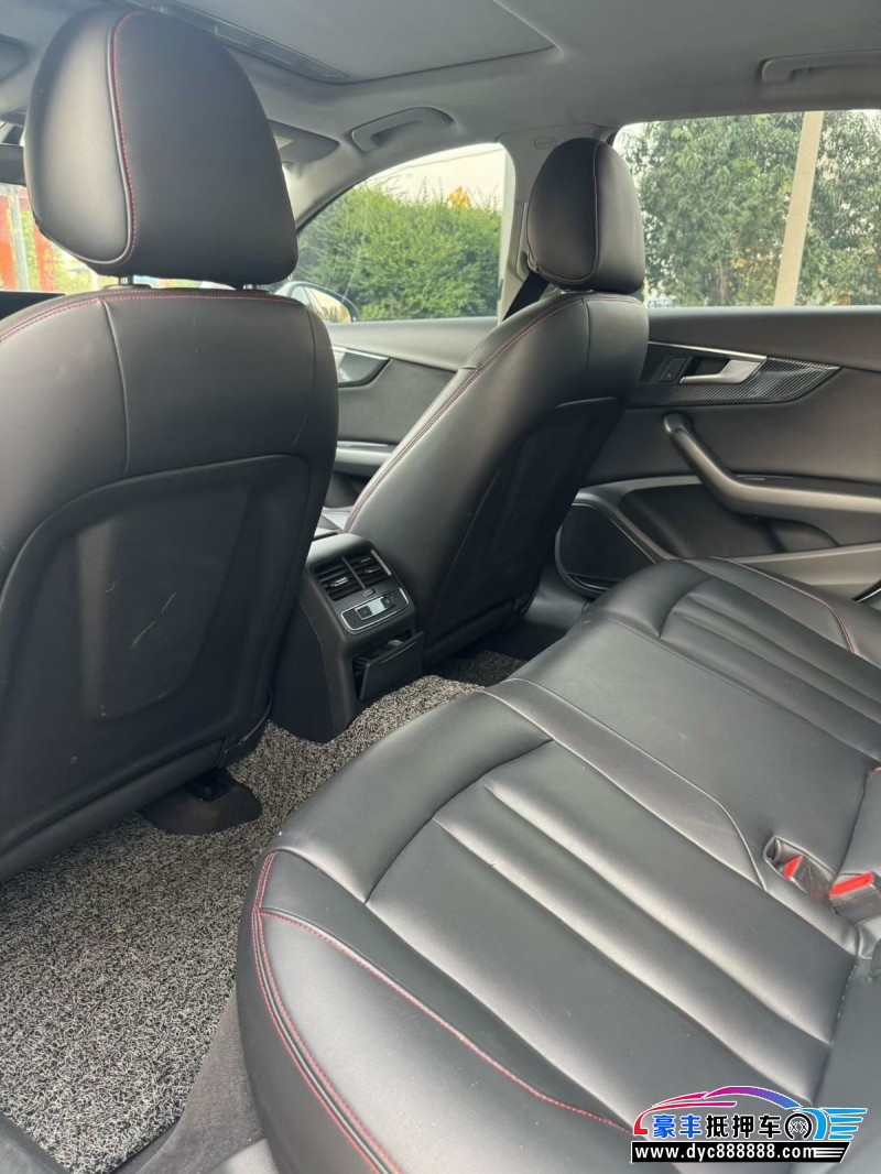 17年奥迪A4L轿车抵押车出售