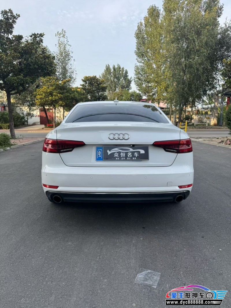 17年奥迪A4L轿车抵押车出售