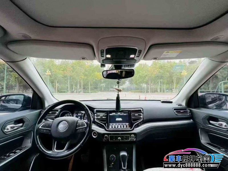 18年Jeep指挥官轿车抵押车出售