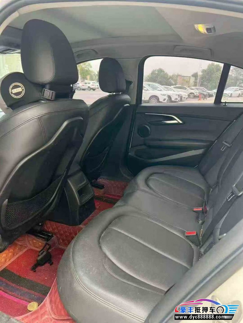 18年宝马1系轿车抵押车出售