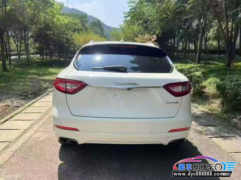 17年玛莎拉蒂莱万特轿车抵押车出售