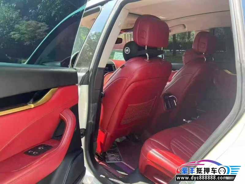 17年玛莎拉蒂莱万特轿车抵押车出售