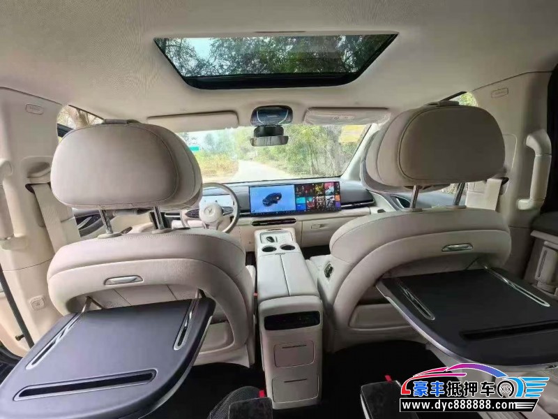 25年岚图梦想家轿车抵押车出售