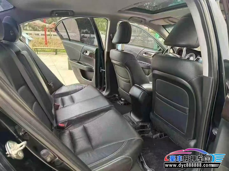 14年本田雅阁轿车抵押车出售