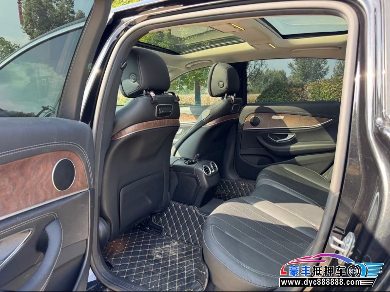 20年奔驰E轿车抵押车出售