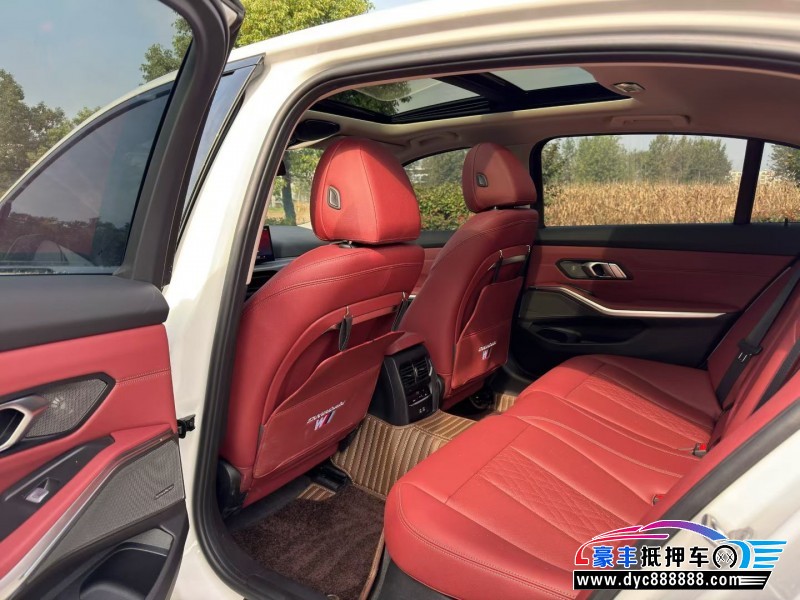 25年宝马3系轿车抵押车出售