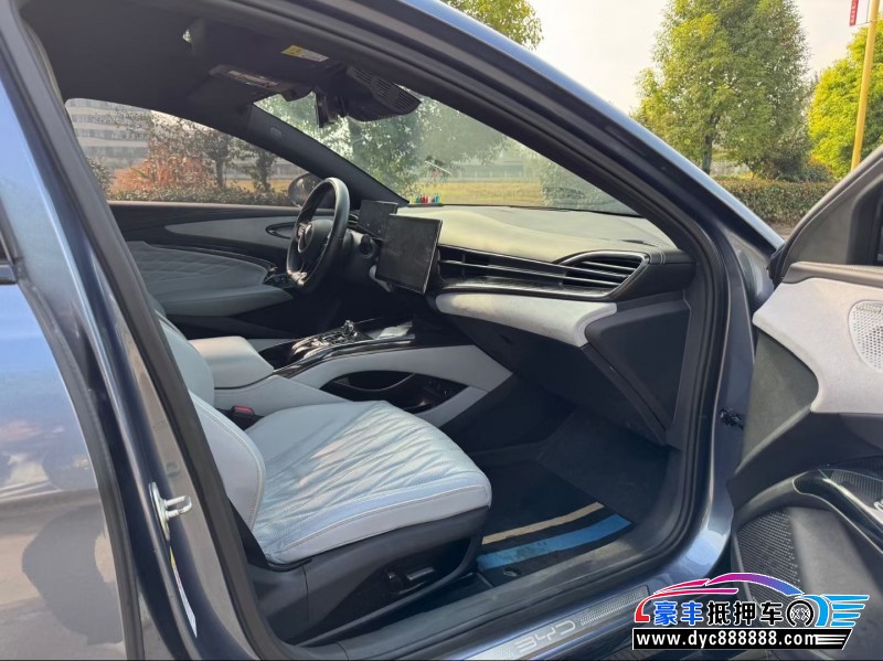 23年比亚迪海豹轿车抵押车出售