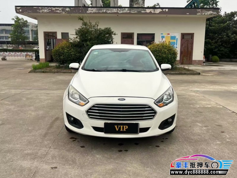 17年福特福睿斯轿车抵押车出售