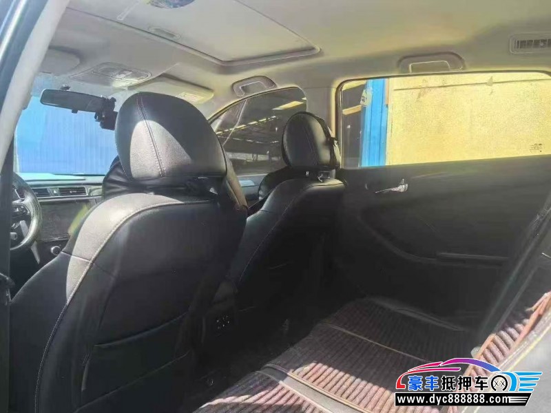 19年东风风光580轿车抵押车出售