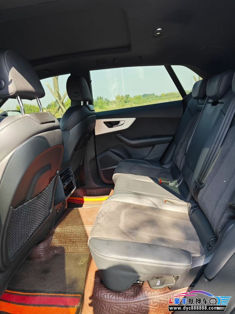 20年奥迪Q8轿车抵押车出售